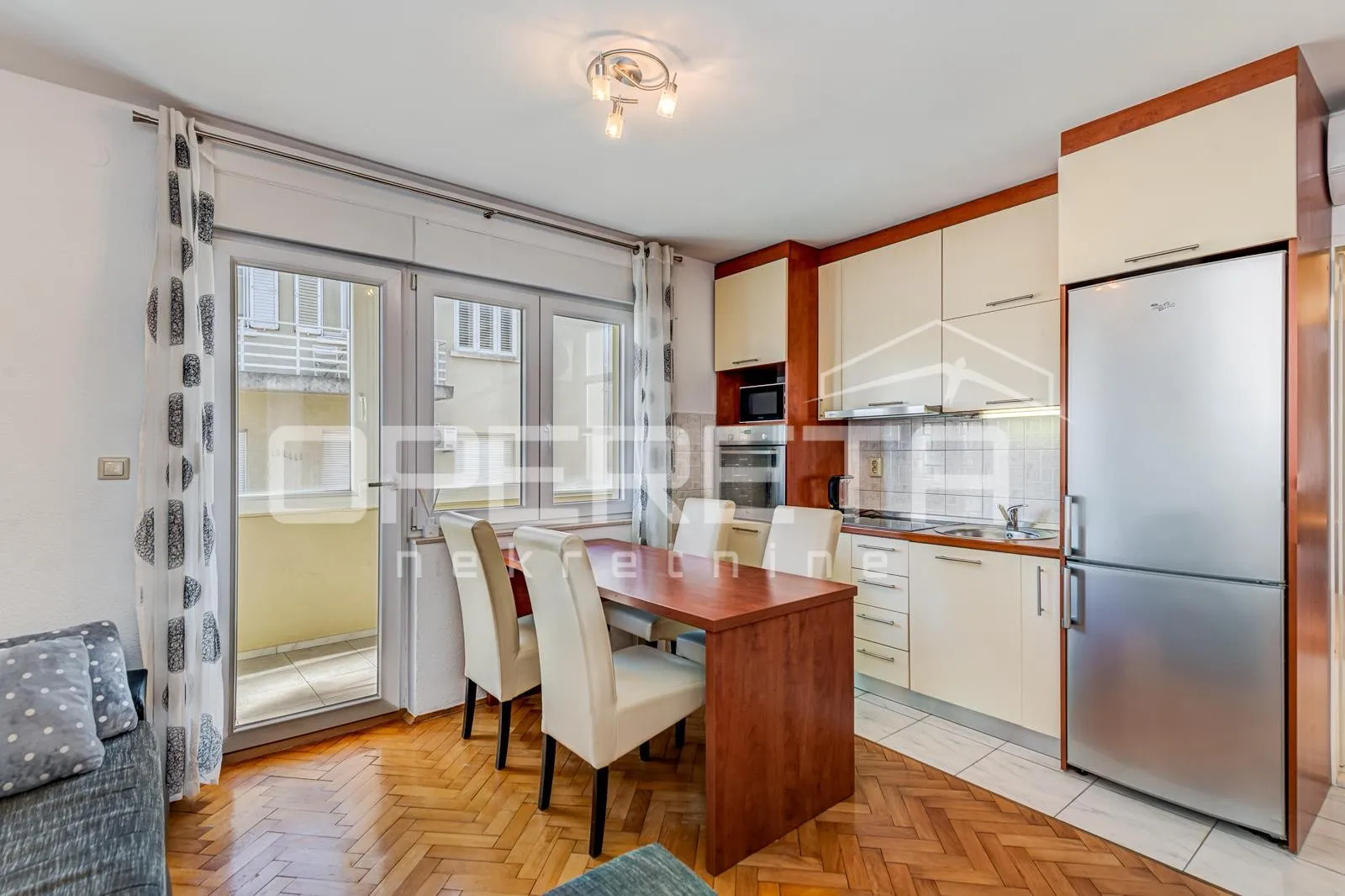 split centar (dobri) – 2 apartmana u jednom stanu / vrhunska investicija u srcu - slika 21