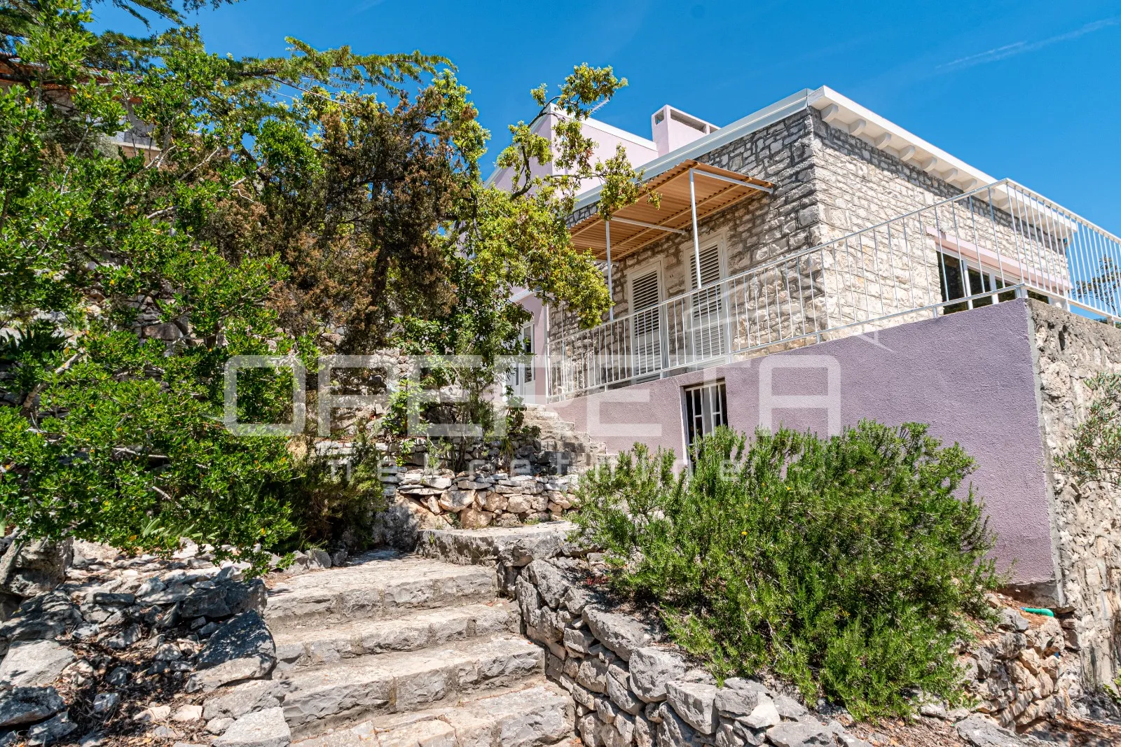 kuća prvi red do mora - uvala stračićica, korčula - slika 17