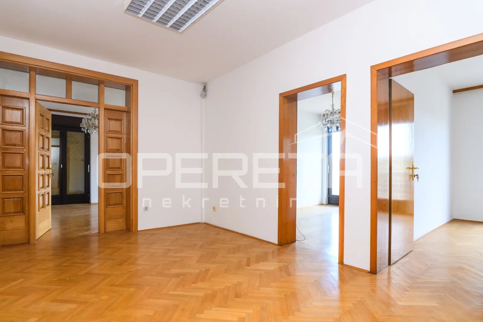 pantovčak - poslovna zgrada ( 529m2) s pomočnim objektom 200m2, najam - slika 19