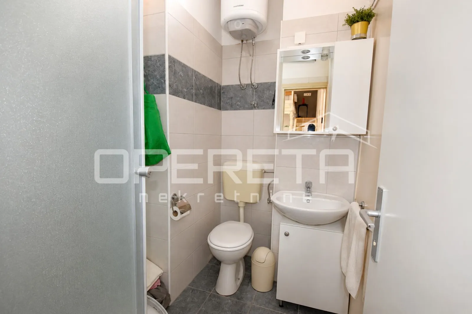 uređen prostor od 33,5 m² s galerijom 2m2 na mirnoj lokaciji - slika 8