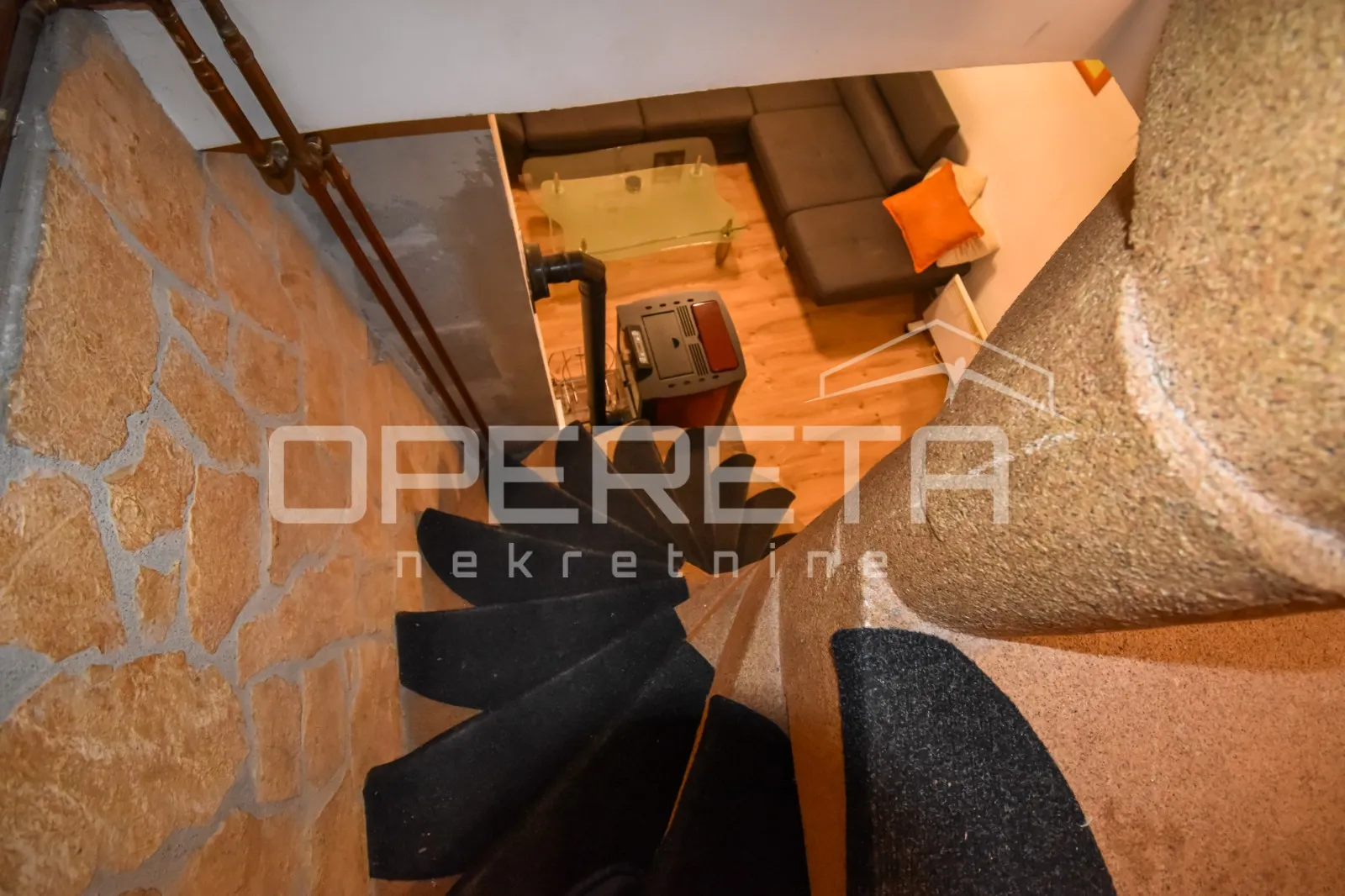kuća u nizu u staroj jezgri, kaštel lukšić, 90 m2 - slika 25