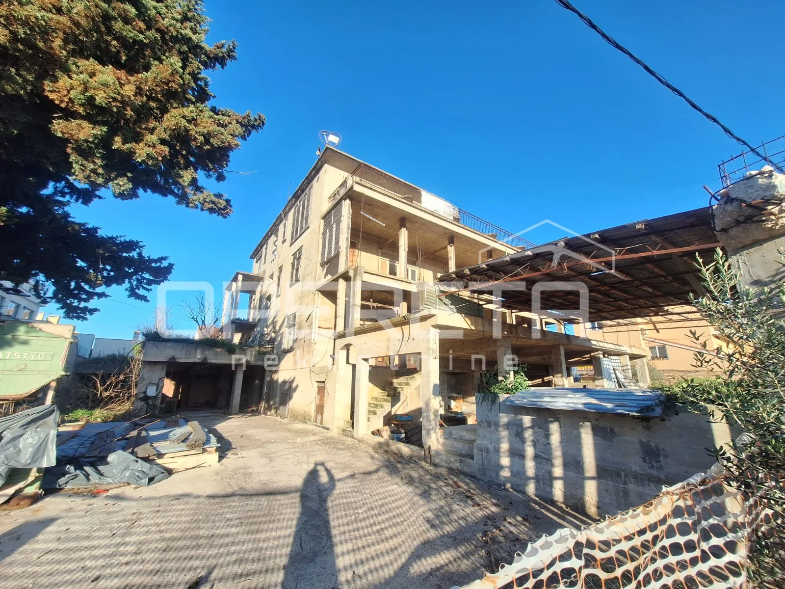 kuća za renovaciju na izvrsnoj lokaciji - slika 2
