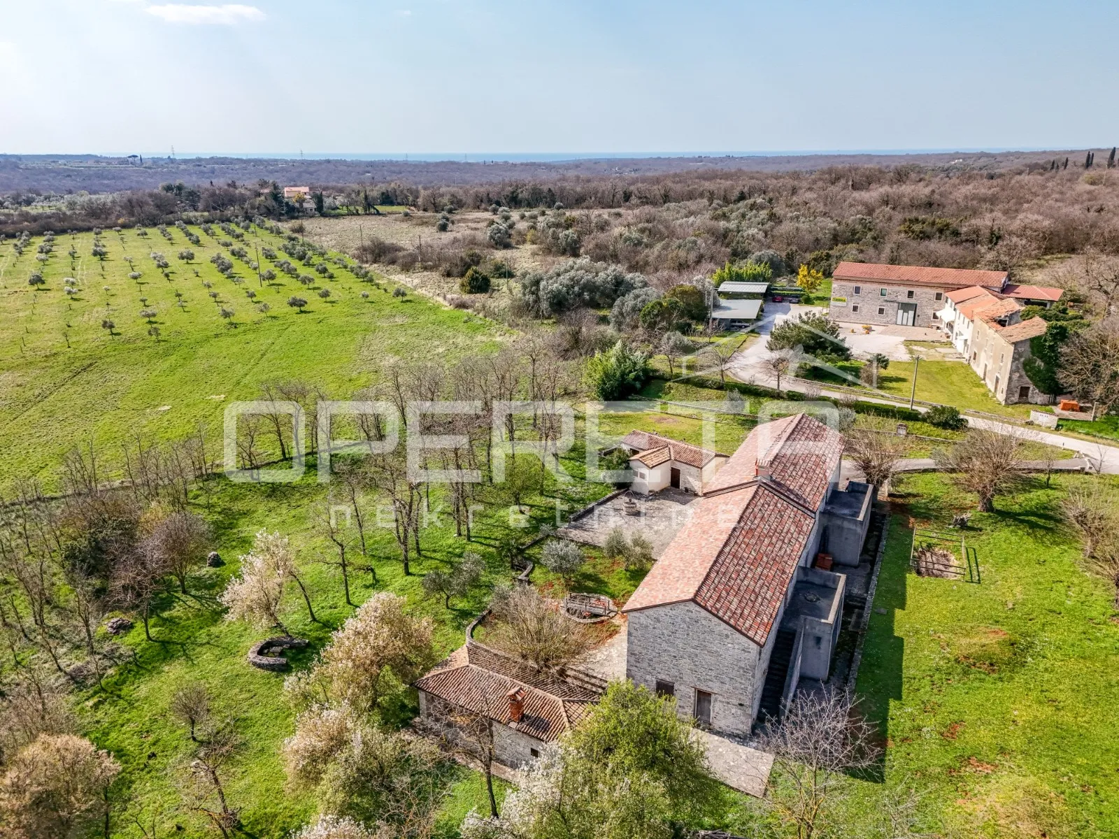 buje, kaštel - imanje 1909 m2 s ugostiteljskom namjenom i smještajem - slika 29