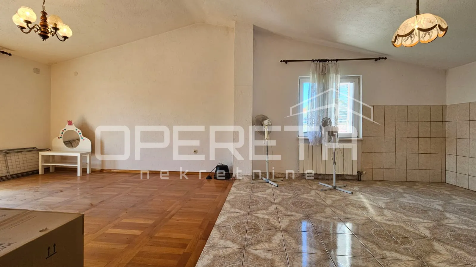 zadar – kuća s 2 trosobna stana (100 m²) i podrumom - slika 7