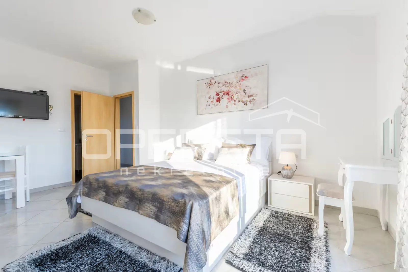 kuća s bazenom i apartmanima u mirnom dijelu rogoznice - slika 10
