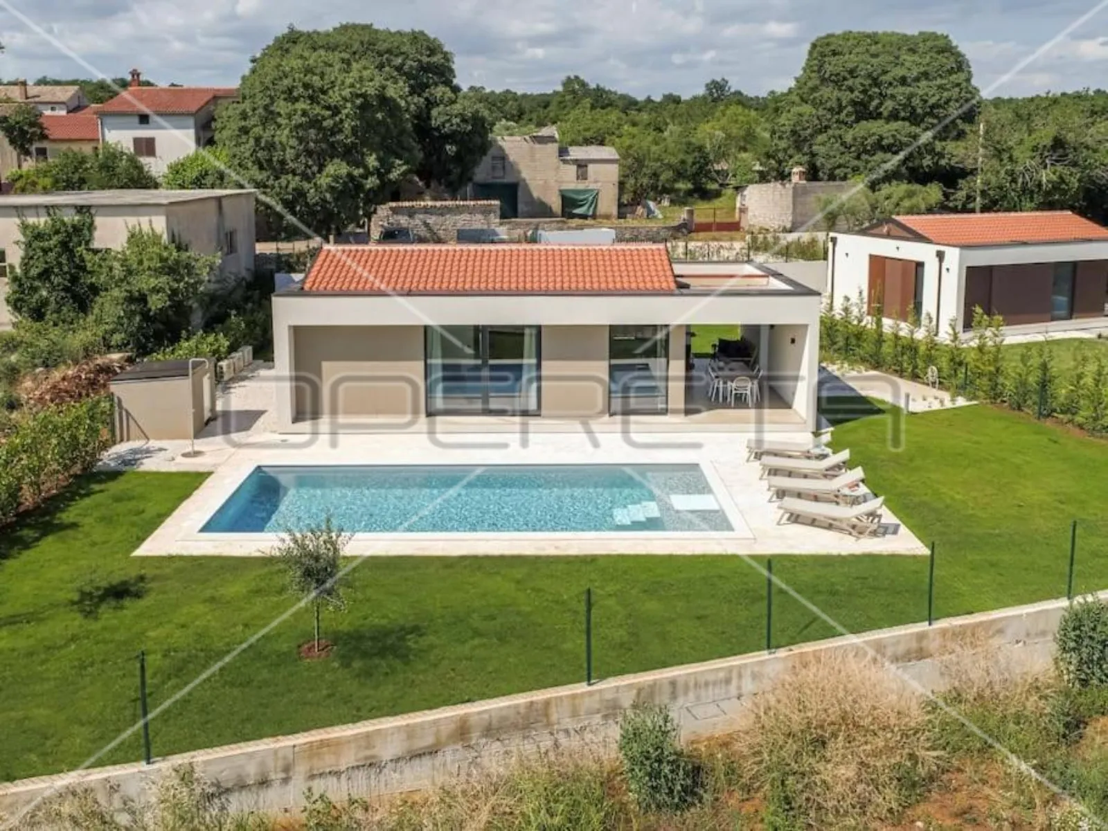ISTRA, SVETI lOVREČ - Potpuno opremljena nova prizemnica s bazenom ISTRIA, SVET - Orbani