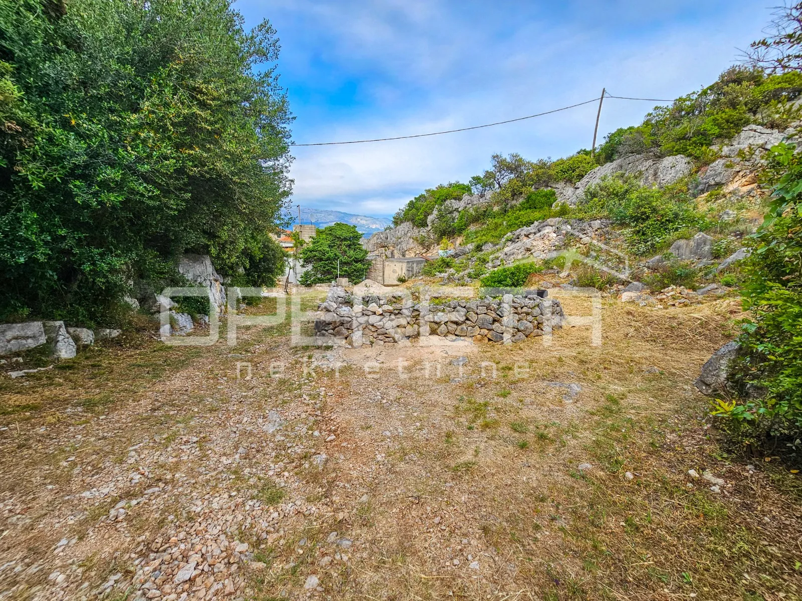 građevinsko zemljište s objektom u prvom redu do mora, zastražišće, hvar - slika 8