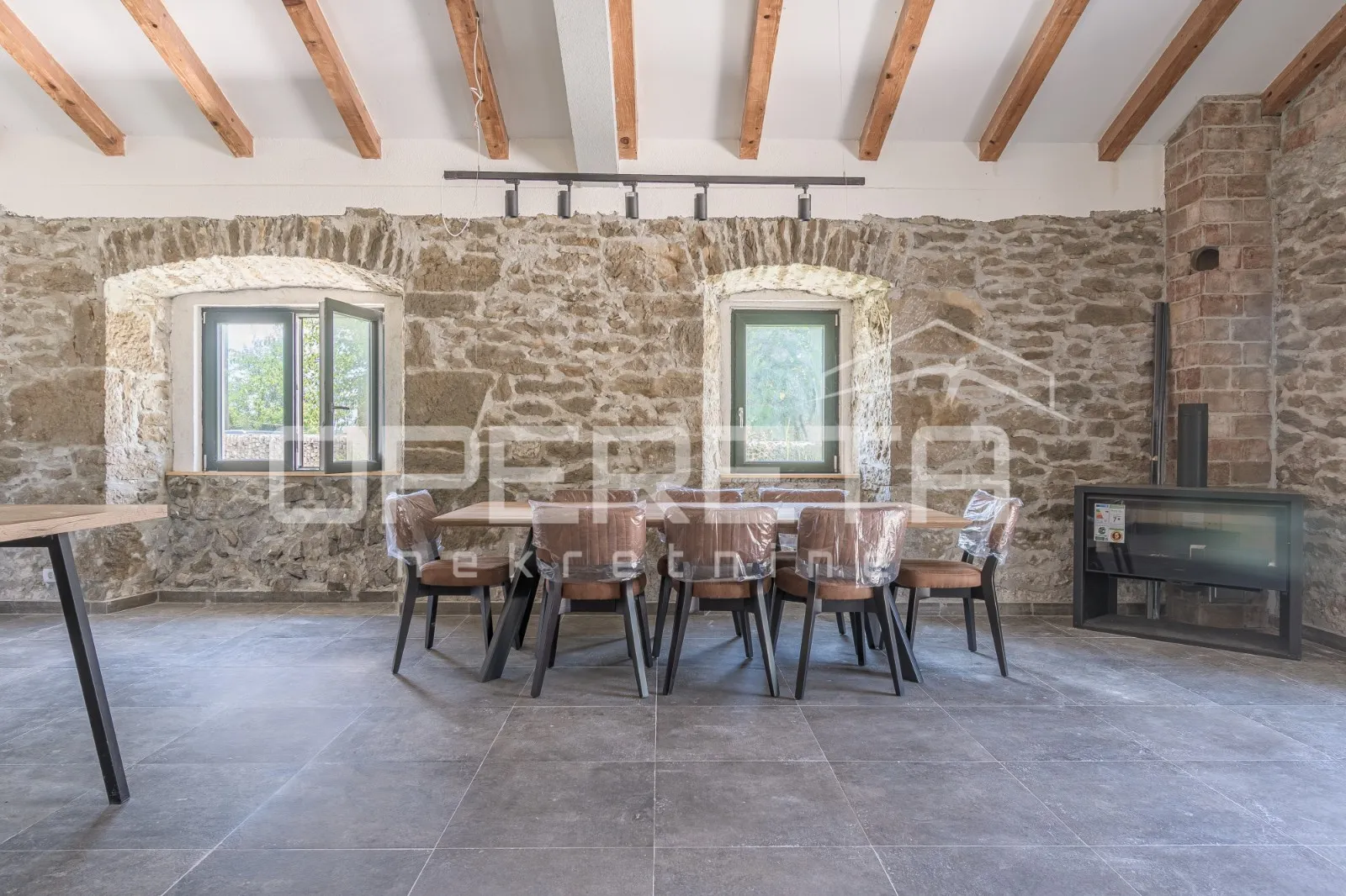 istra, motovun okolica- kamena kuća s bazenom - slika 9