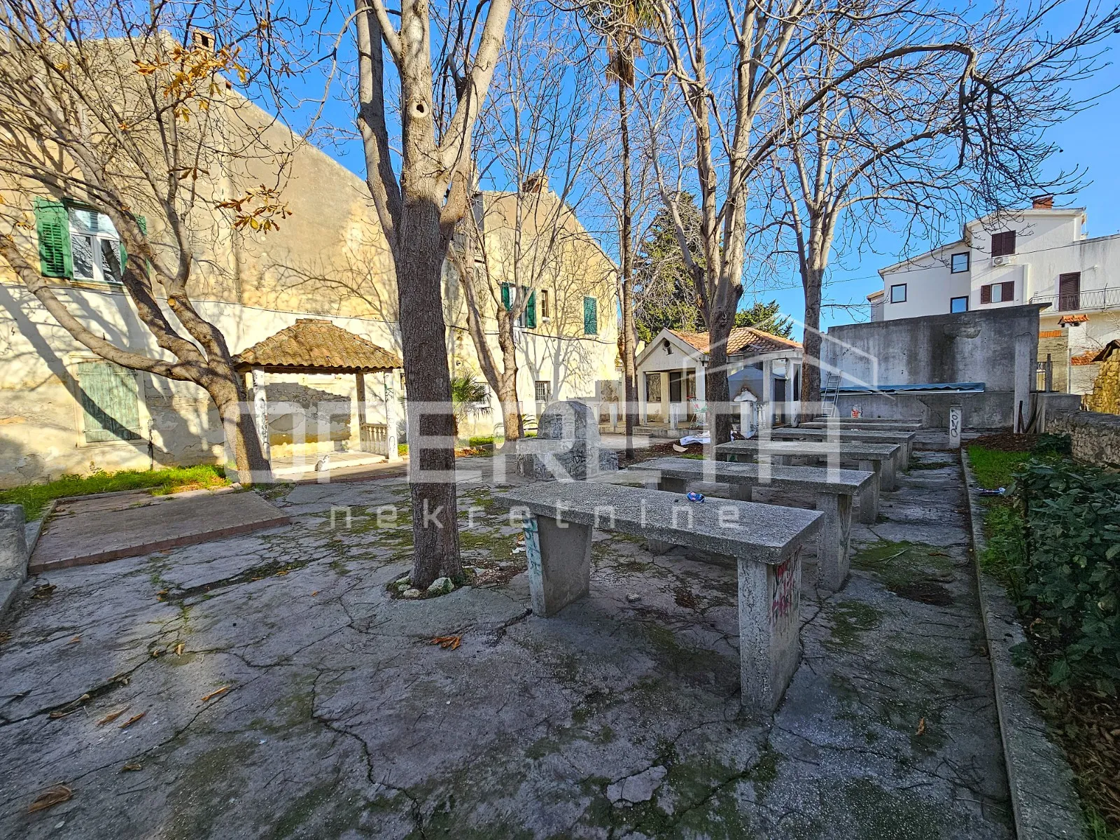 poslovni prostor na izuzetnoj lokaciji u centru kaštel gomilice,150m2 - slika 25