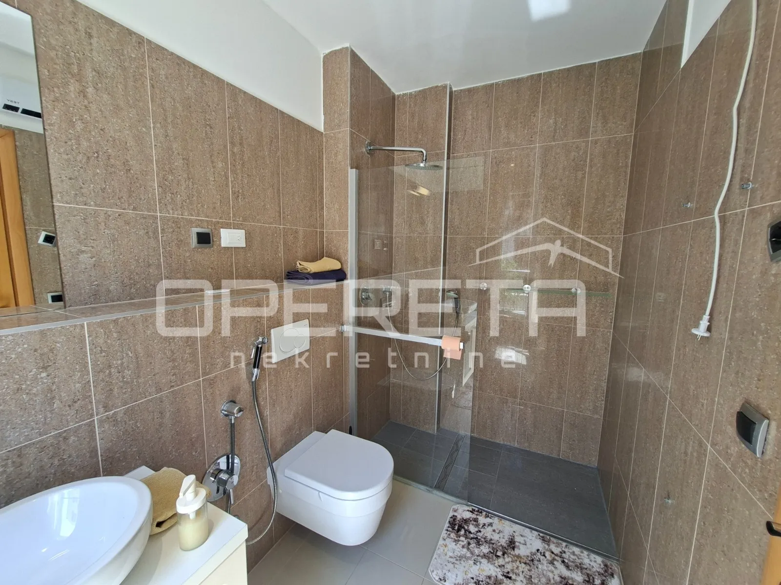 *** splitska, brač - ekskluzivna villa s panoramskim pogledom na more *** - slika 17