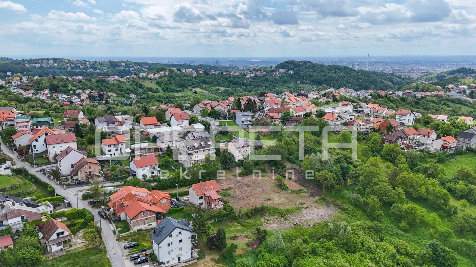 građevinsko zemljište s idejnim projektom za četiri zgrade s po dva stana, črnom - slika 8