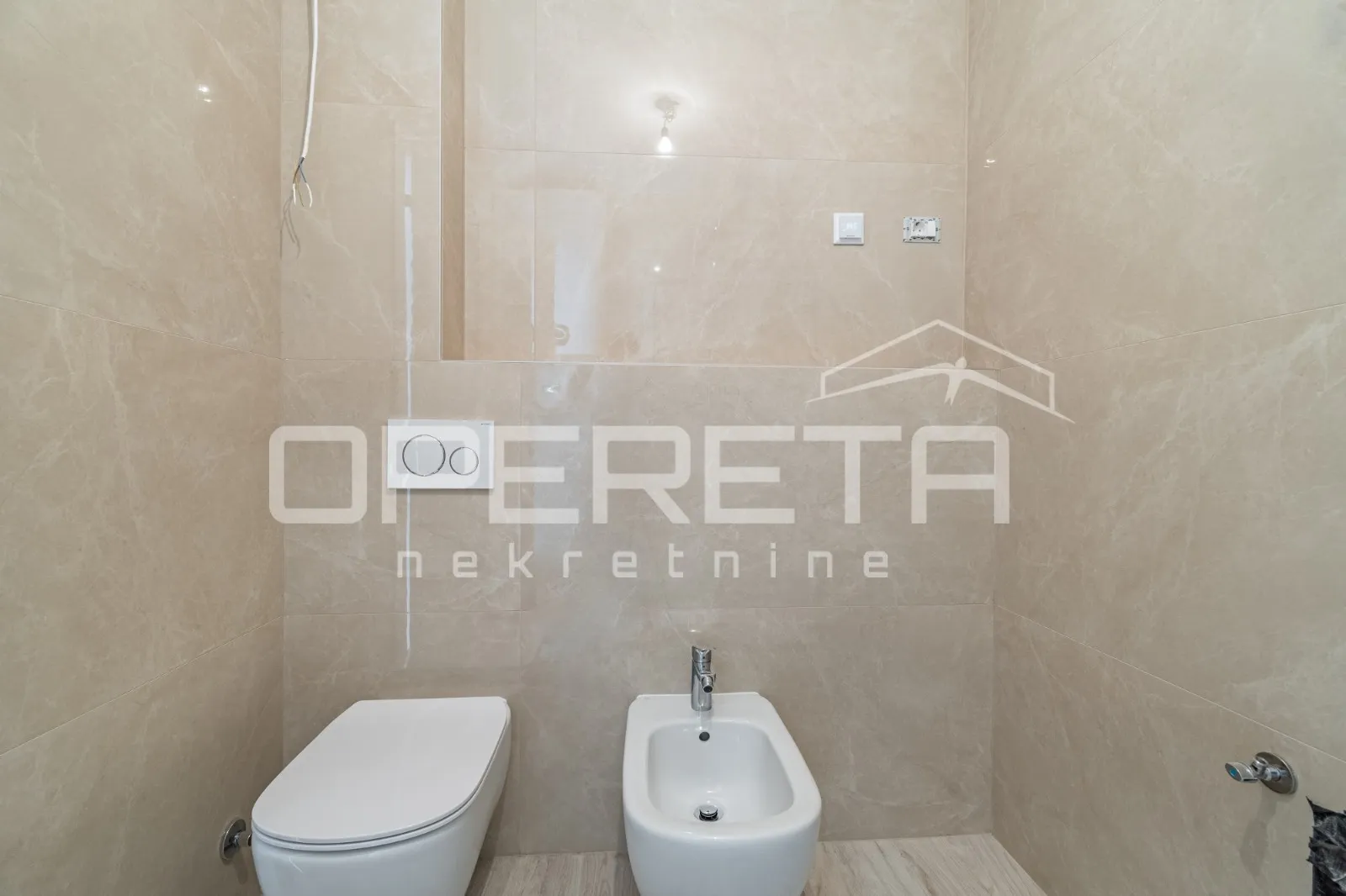istra, umag okolica-stan na prvom katu s vrtom - slika 7