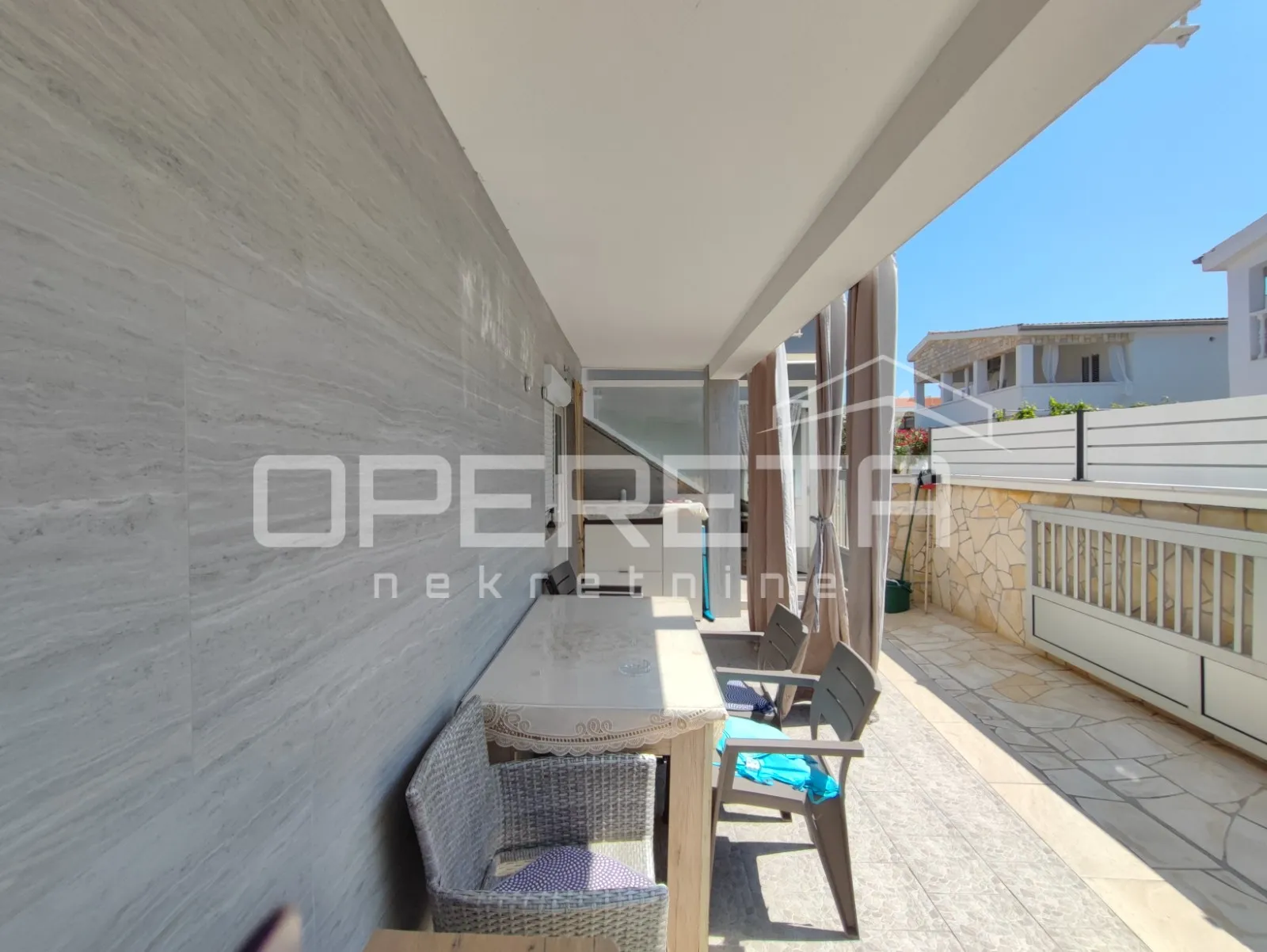 apartmanska kuća s četiri stambene jedinice, 190 m², vir - slika 25