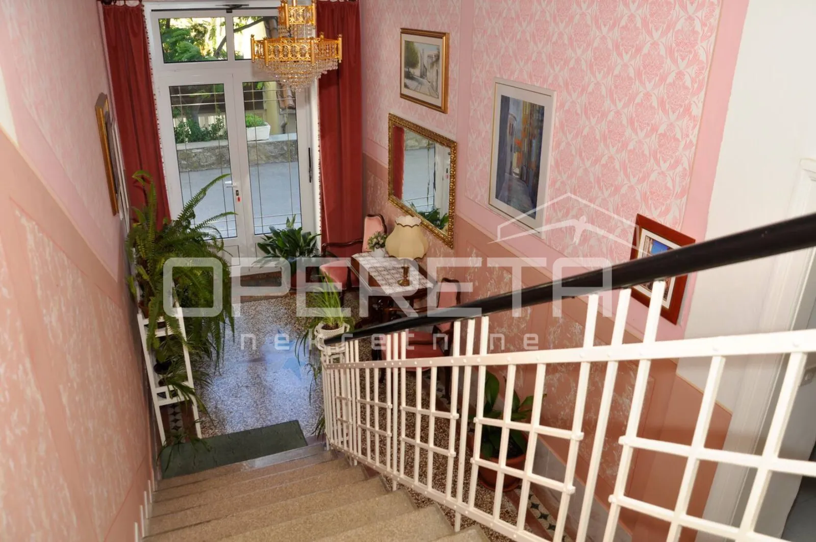 kamena vila u blizini centra raba s vrtom i terasom - slika 4