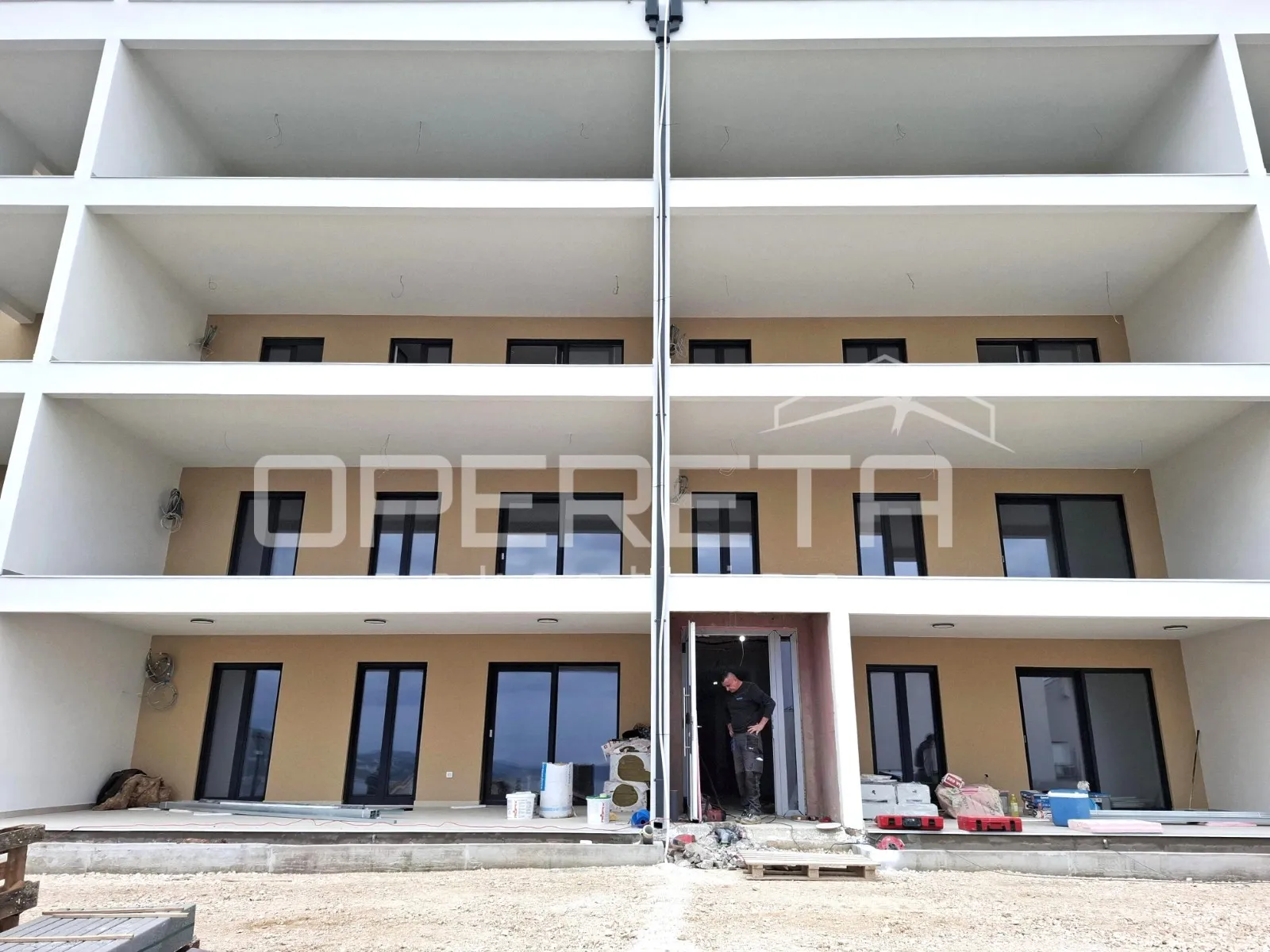 Komforan stan s pogledom na more i vrtom – Okrug Gornji/Čiovo