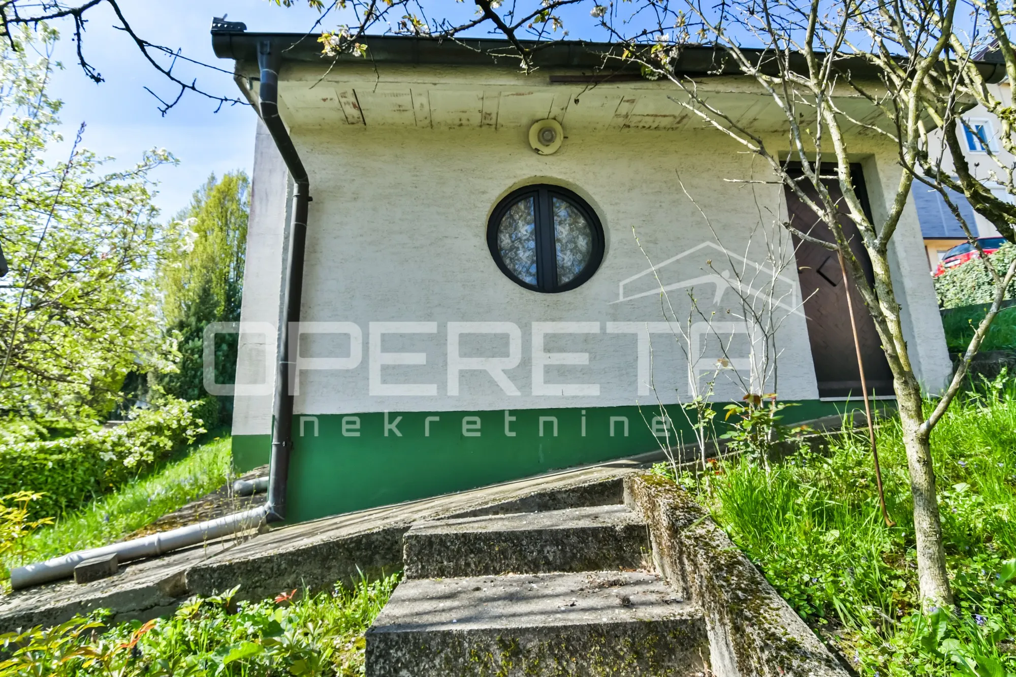 prodajemo prostranu obiteljsku kuću na parceli od 2.265m2 u gajnicama, zagreb, i - slika 12