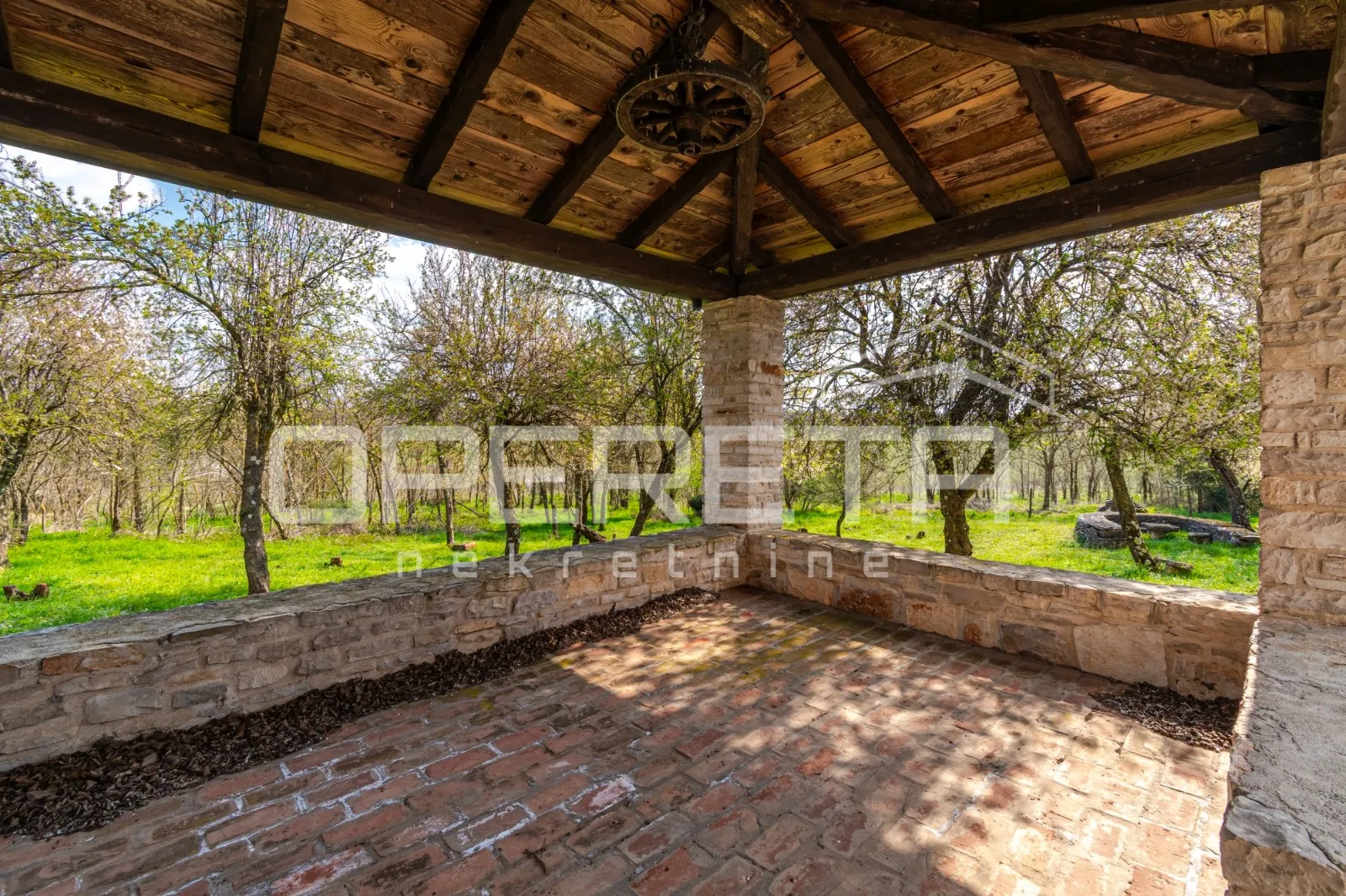 buje, kaštel - imanje 1909 m2 s ugostiteljskom namjenom i smještajem - slika 18