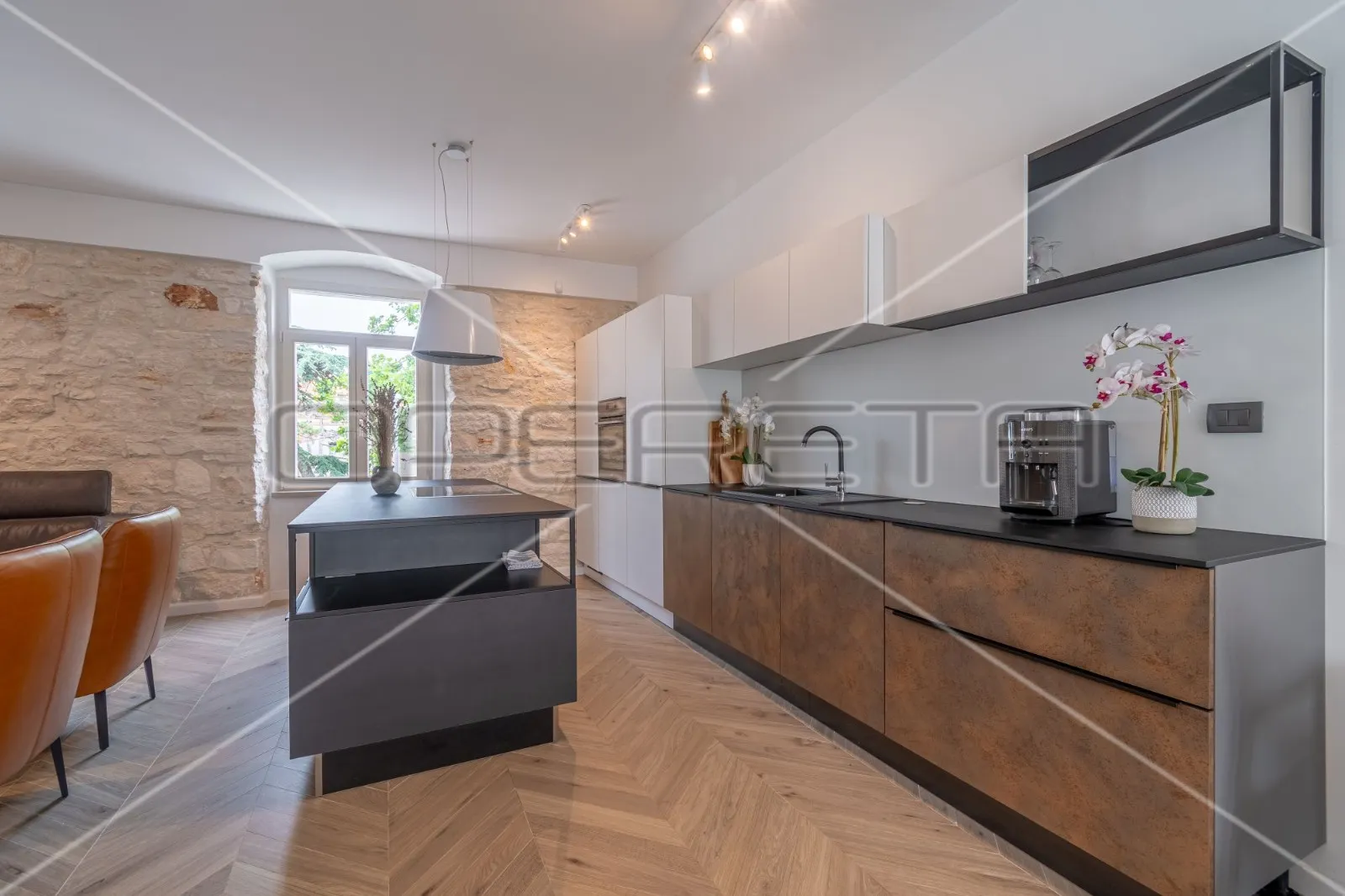 istra, pula: prekrasna austrougarska kuća, 350m2, širi centar - slika 4