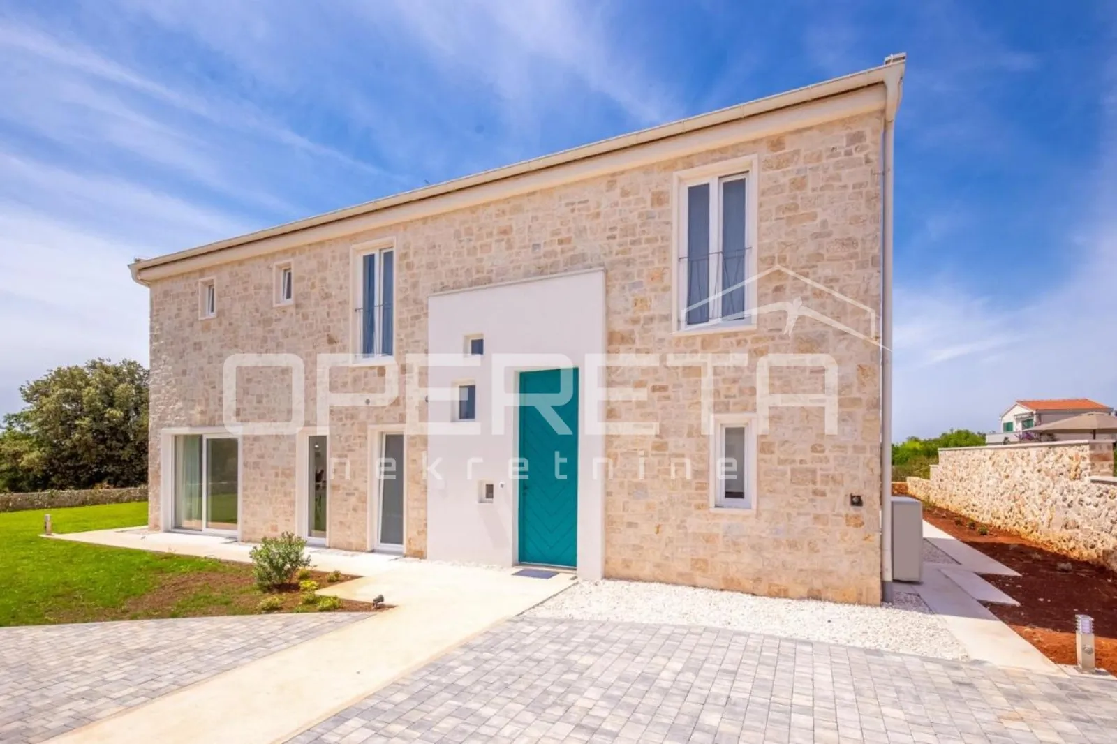 prava mediteranska vila, 250m2, s pogledom na more i unutarnjim, grijanim bazeno - slika 2