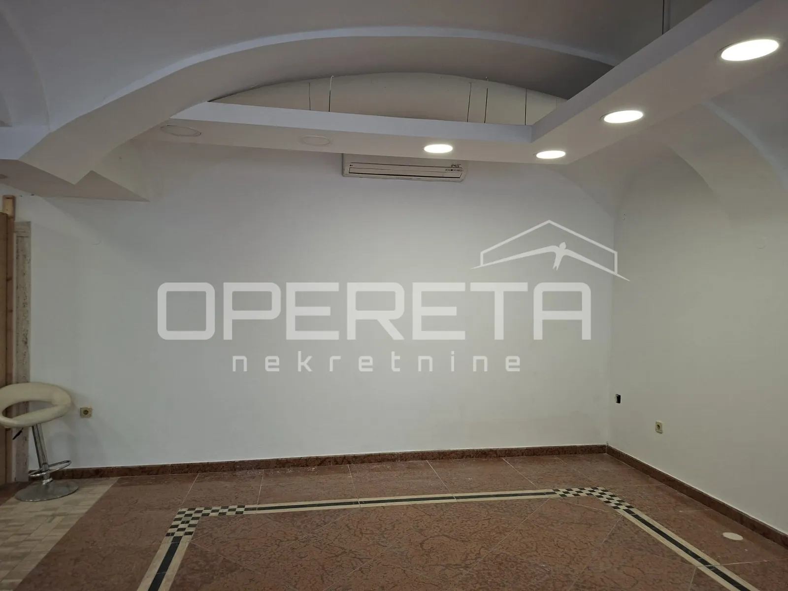 poslovni prostor za najam u srcu barokne jezgre grada (74,31 m2) - slika 5