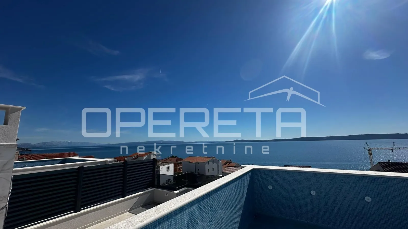 penthouse u okrugu gornjem s krovnim bazenom i pogledom na more - slika 9
