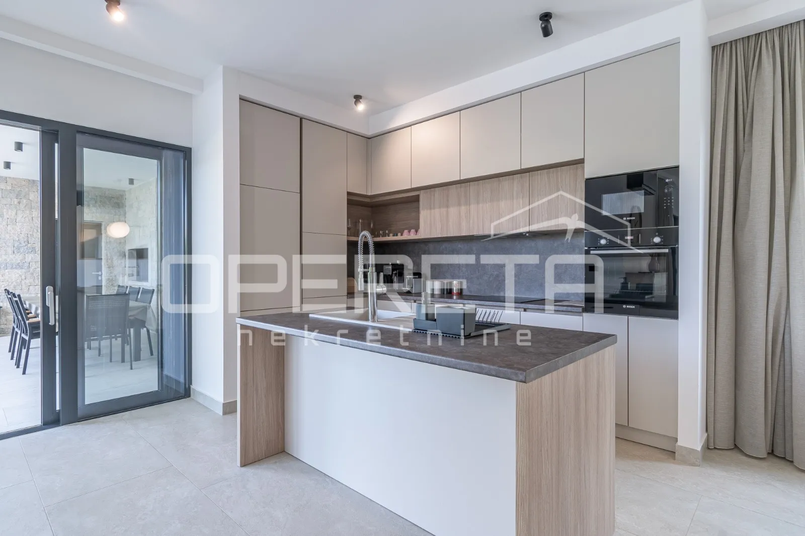 istra, poreč - elegantna i potpuno opremljena vila na periferiji poreča - slika 10