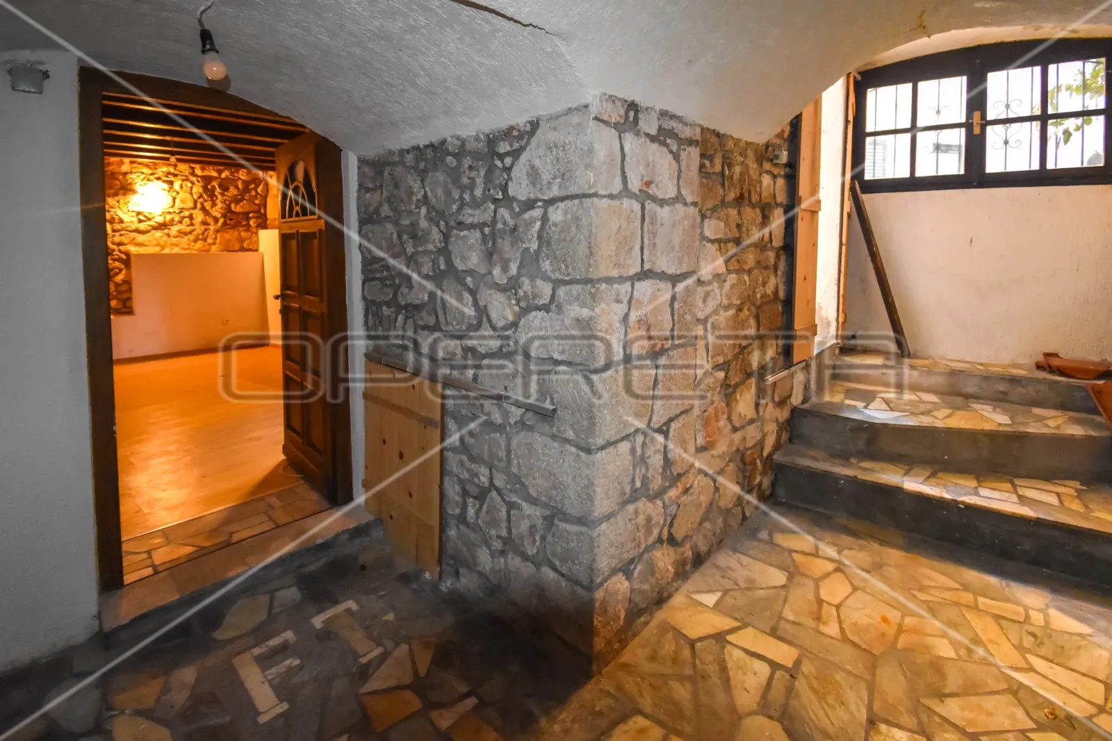 dalmatinska kamena kuća u centru jelse na otoku hvaru, 154 m2 - slika 20
