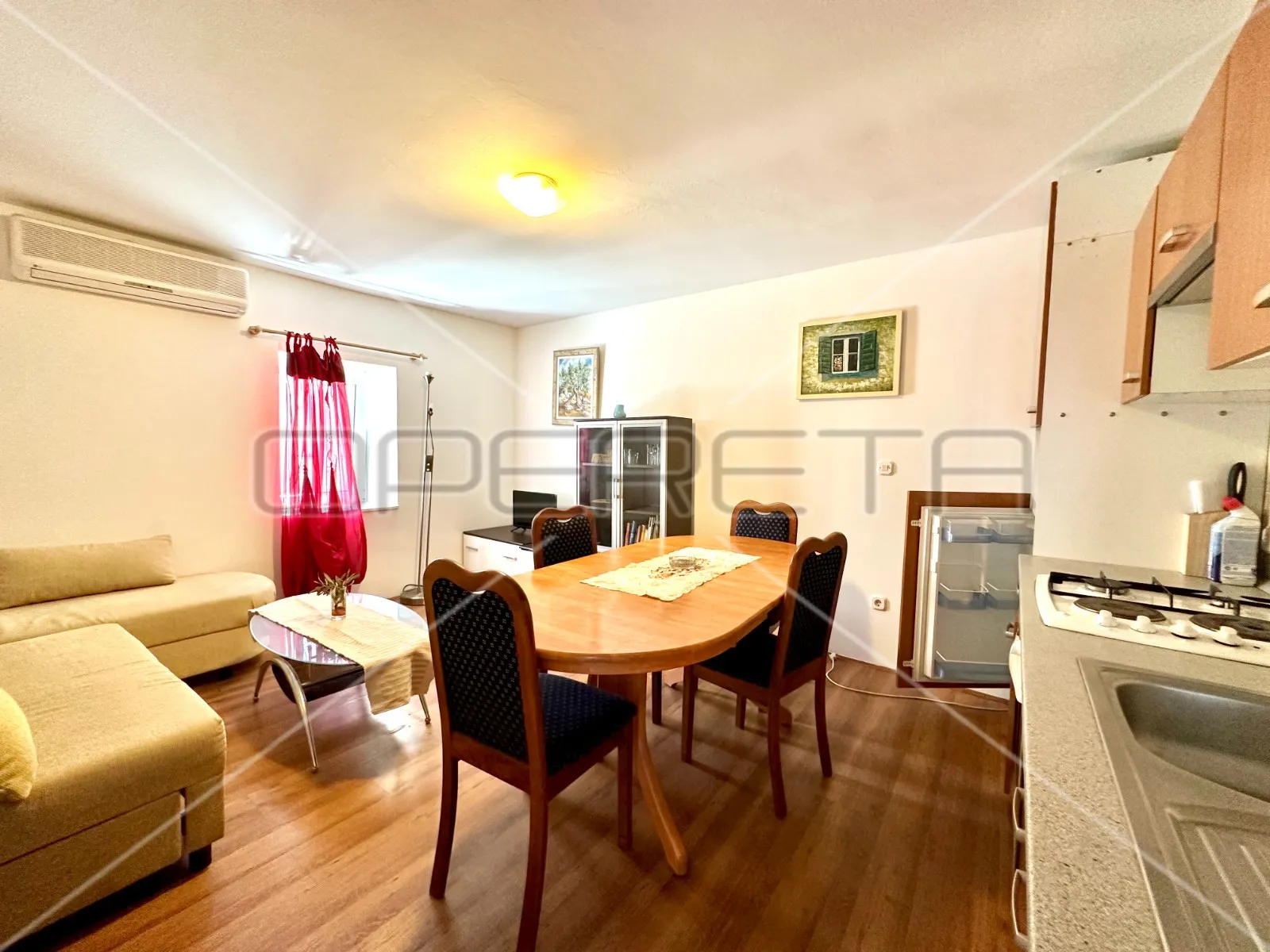 kuća s tri apartmana u centru betine s velikom terasom - slika 14