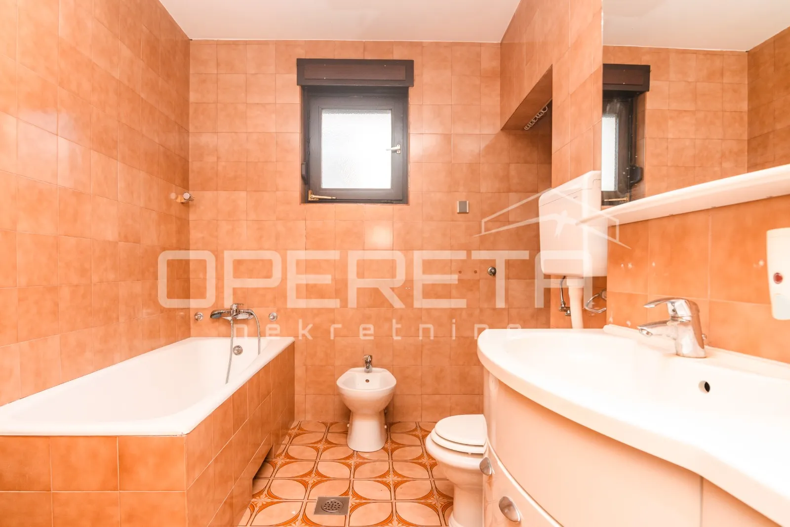 pantovčak - poslovna zgrada ( 529m2) s pomočnim objektom 200m2, najam - slika 5