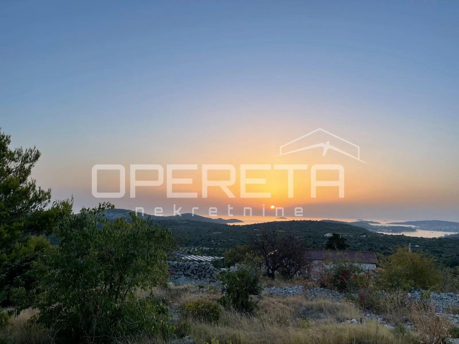zemljište na mirnoj lokaciji i pogledom na more, 1.800 m2, dvornica - slika 2