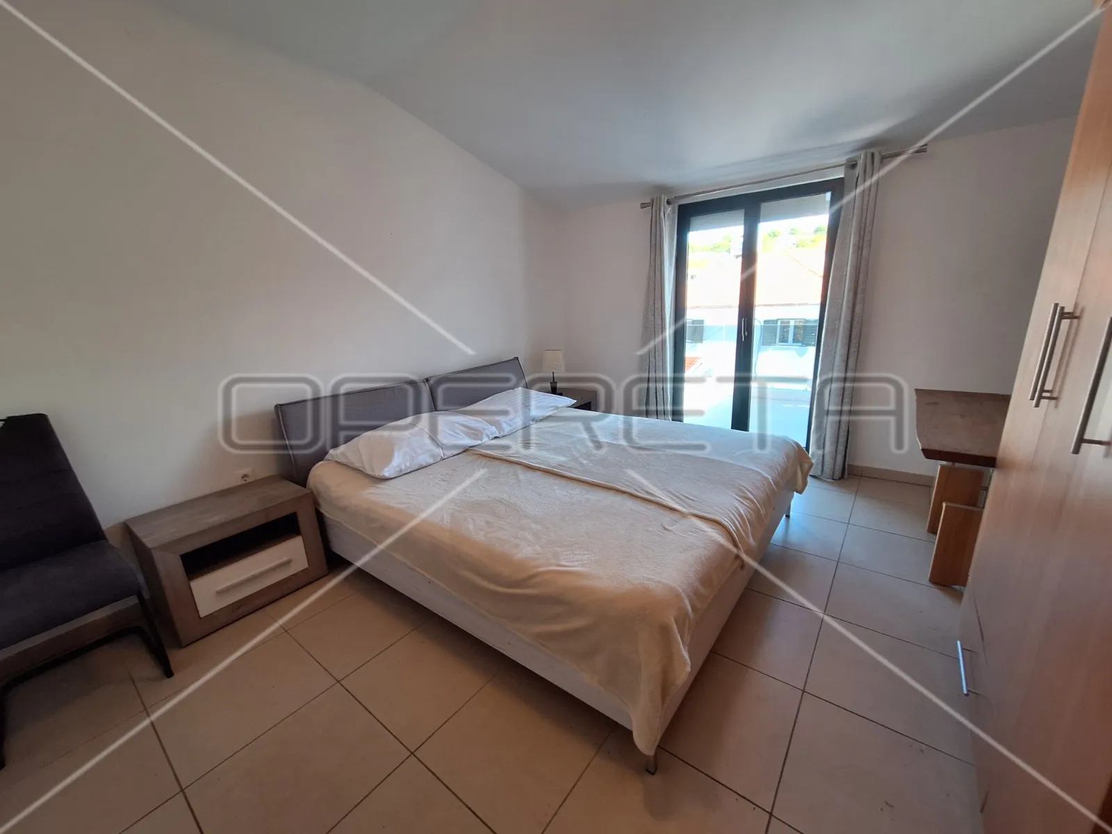 apartmanska kuća u centru jezera, investicija - slika 12