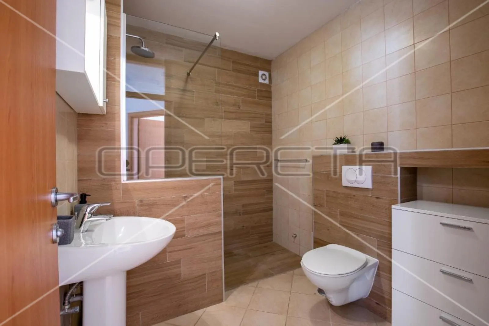 petrčane - kuća s 10 etažiranih apartmana, 100m od mora - slika 16