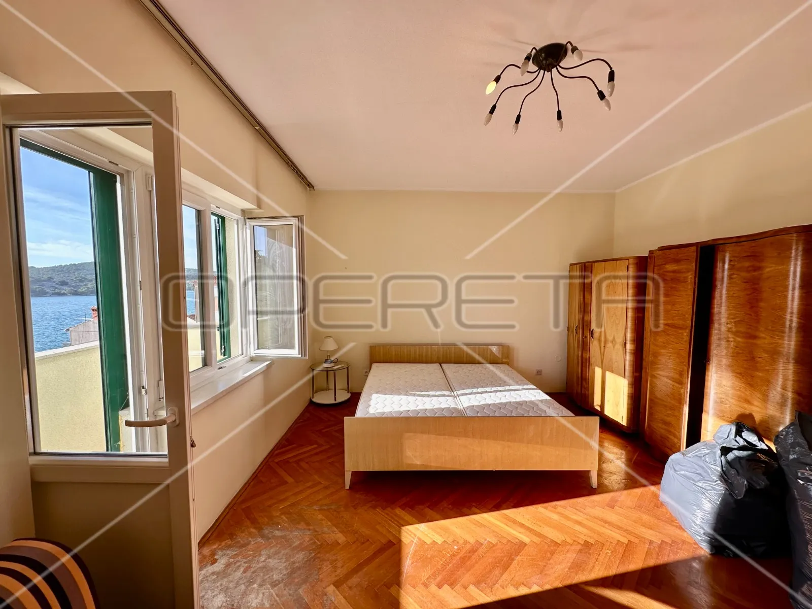 kuća na 80 m od mora sa 6 stanova, tisno, 350 m2 - slika 5