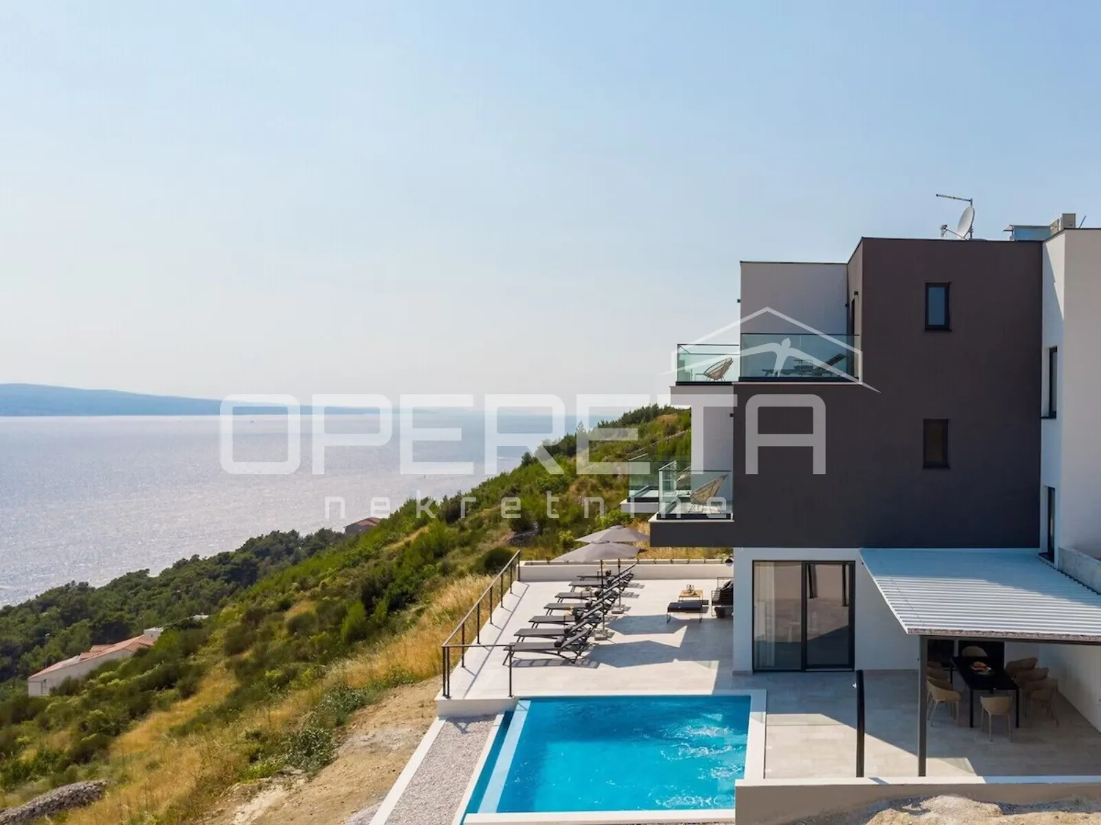 moderna vila s otvorenim pogledom na more, povišena lokaciji uz omiš - slika 6