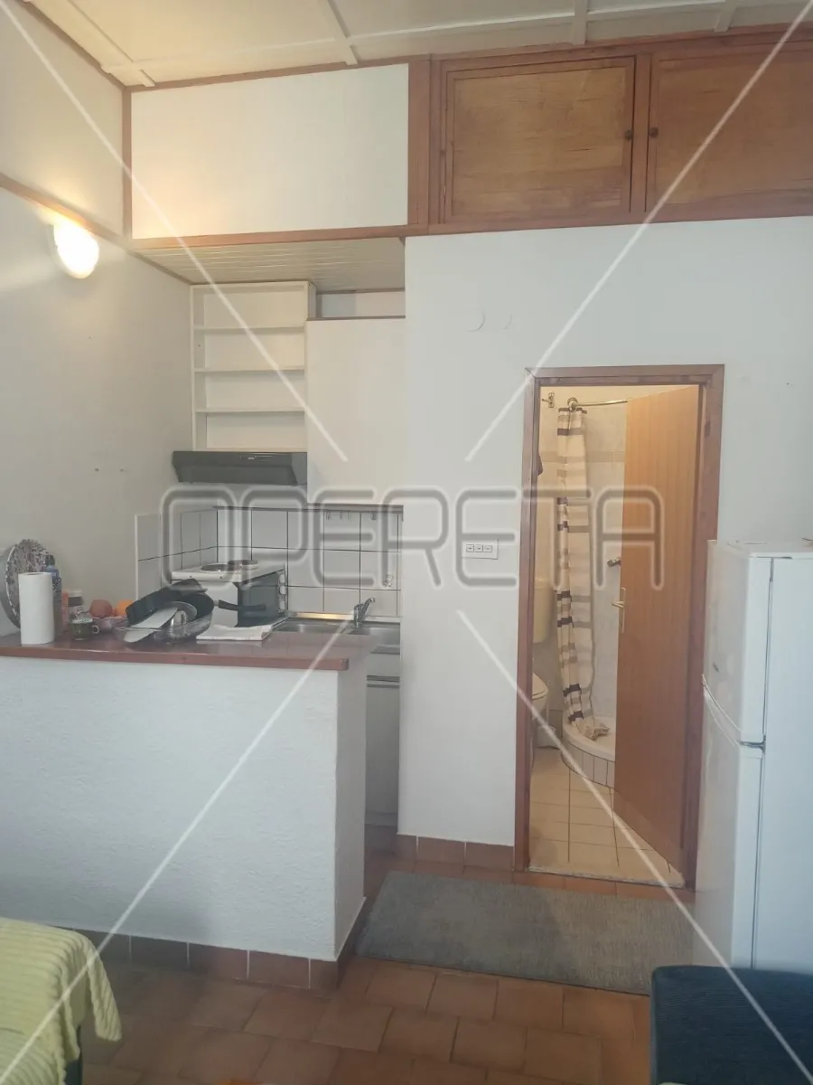 stan 104m2 4soban, pula centar - slika 15