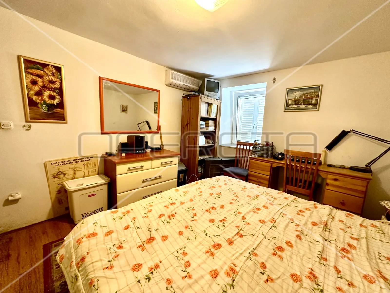 kuća s tri apartmana u centru betine s velikom terasom - slika 7