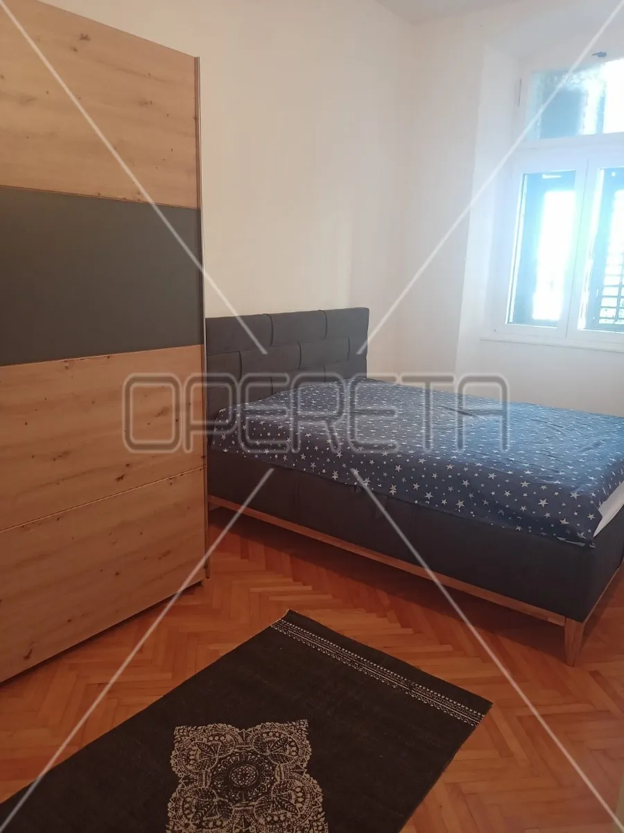 Stan 104m2 4soban, Pula Centar - Arsenal