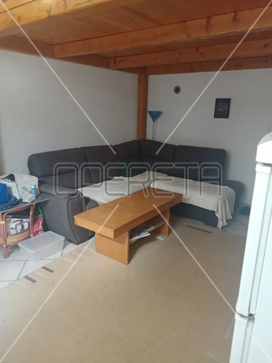 stan 104m2 4soban, pula centar - slika 3