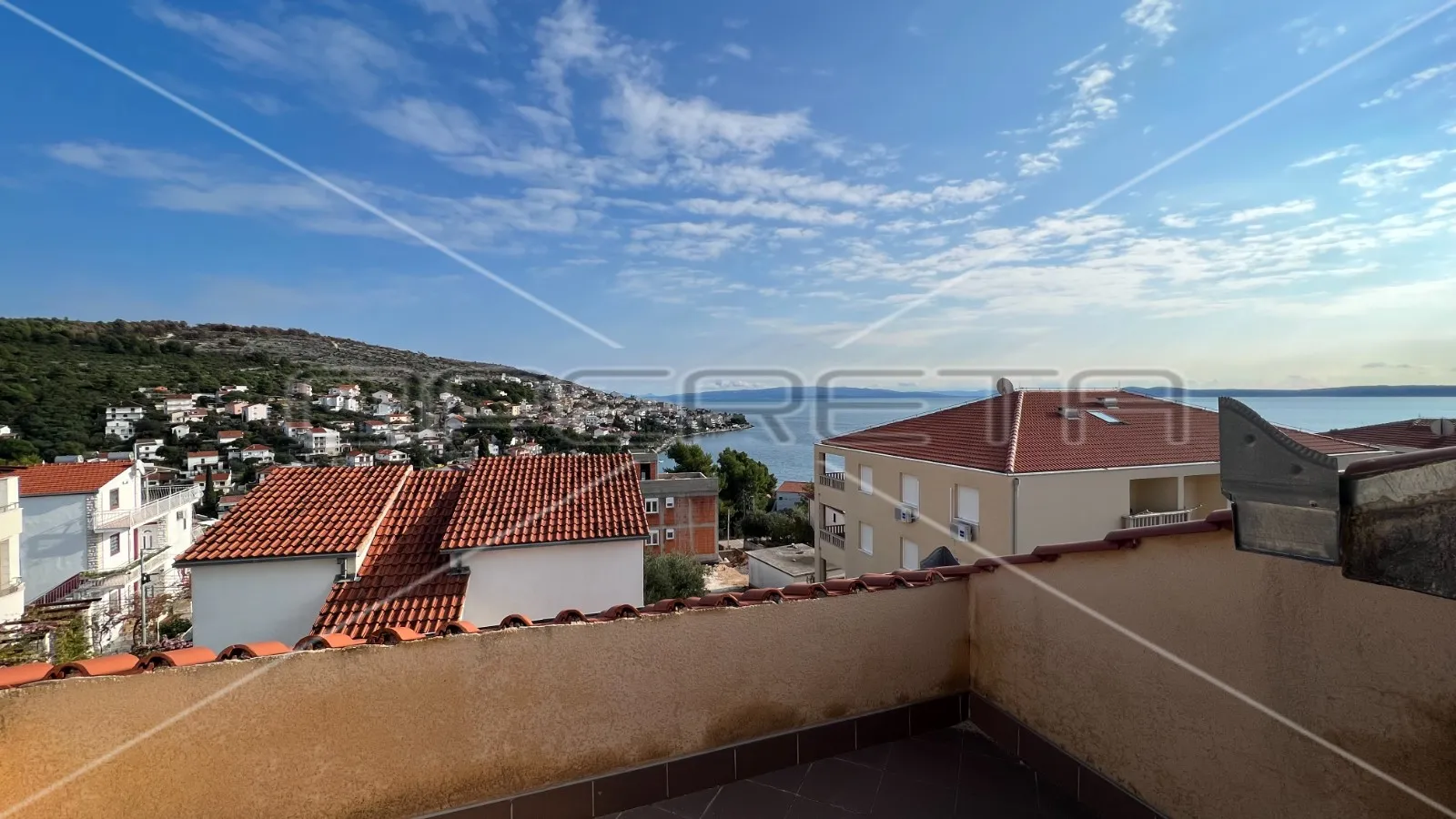 apartmanski objekt na otoku čiovu, uvala mavarčica , 150 metara od mora - slika 8