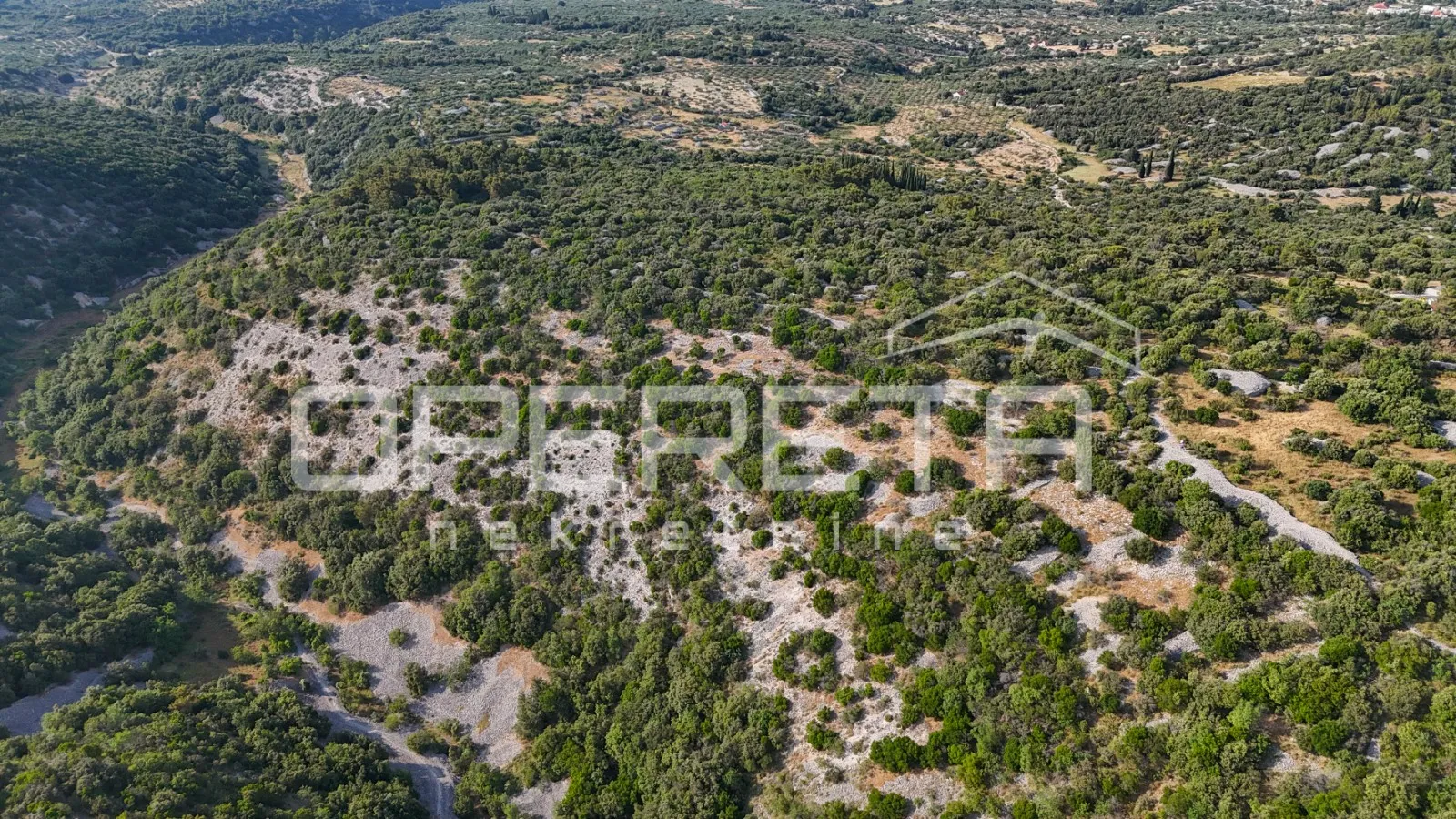 poljoprivredno zemljište u srce otoka, 29.000m2, škrip, brač - slika 8