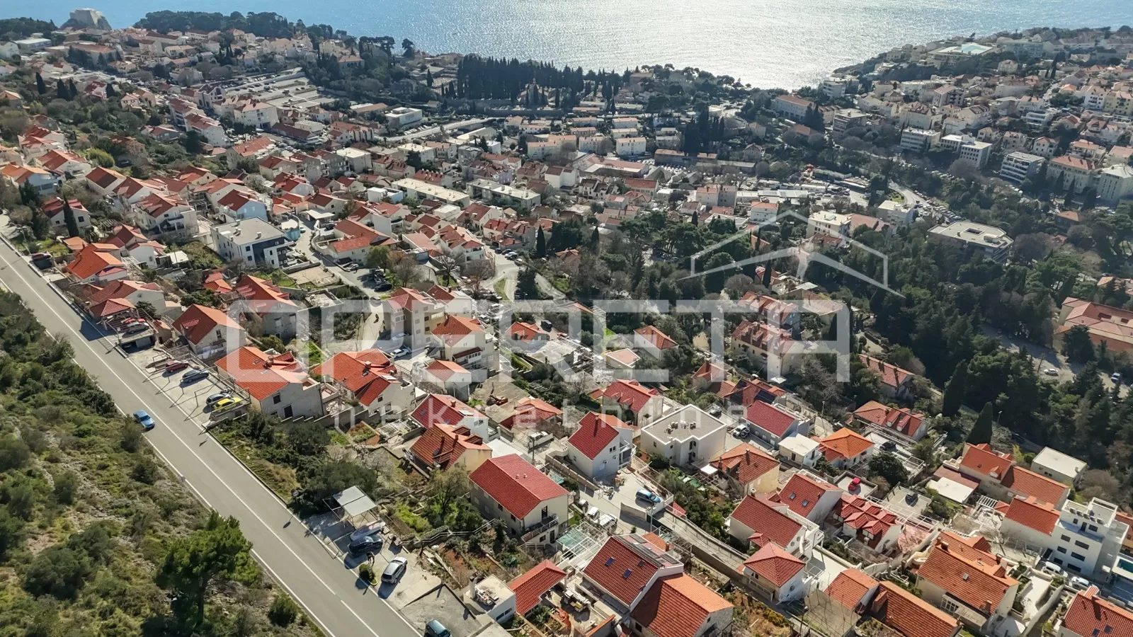 dva odvojena stana s vrtom, pogledom na more i parkinzima, dubrovnik - slika 11
