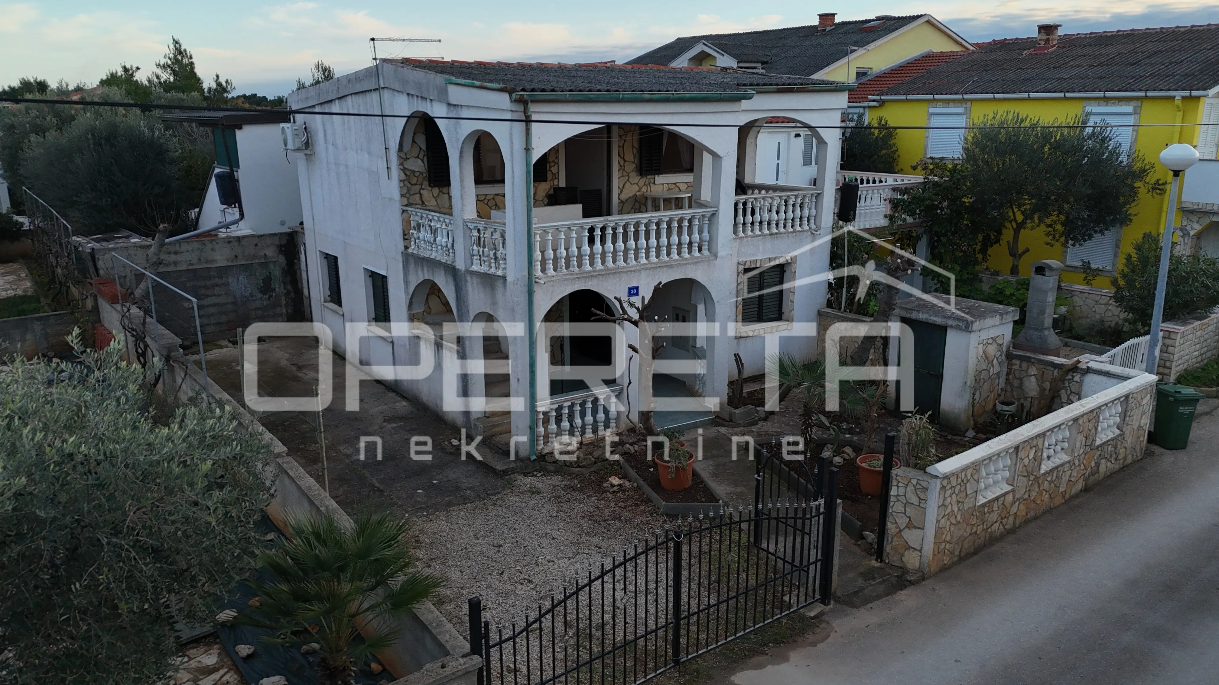 vir - kuća s dva apartmana – idealna za odmor ili investiciju - slika 16