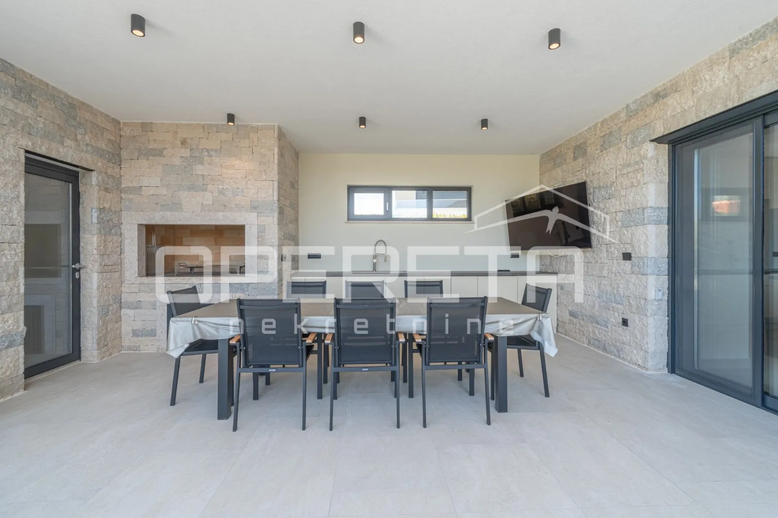 istra, poreč - elegantna i potpuno opremljena vila na periferiji poreča - slika 32