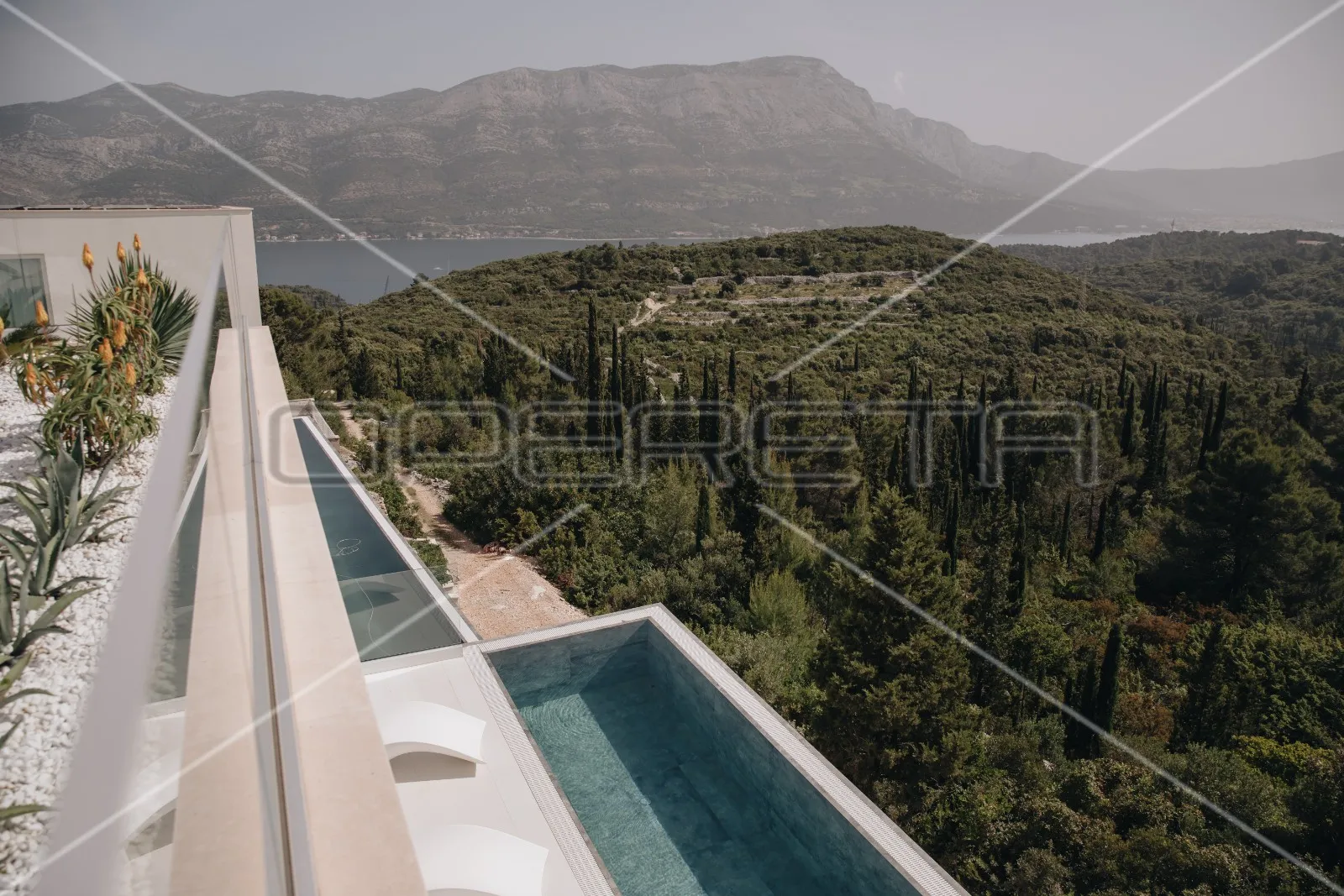 luksuzna vila na korčuli: oaza mediteranskog života s pogledom na more - slika 12