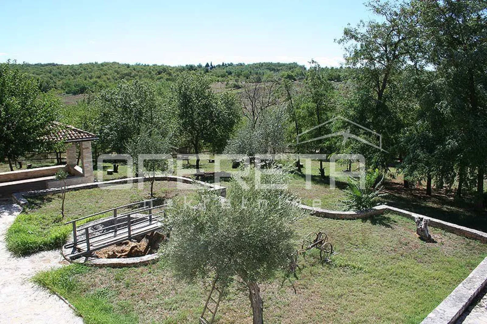buje, kaštel - imanje 1909 m2 s ugostiteljskom namjenom i smještajem - slika 4