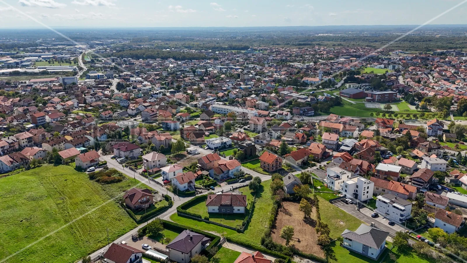 kvalitetna kuća s 4 stana i 2 garaže na velikoj parceli, sesvete - slika 16