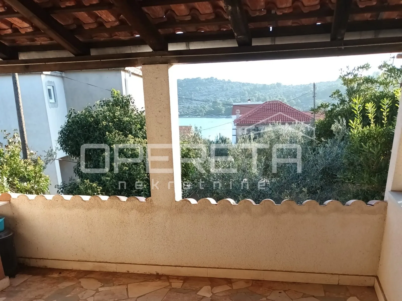 kuća s dvije jedinice, 100m od mora - slika 3