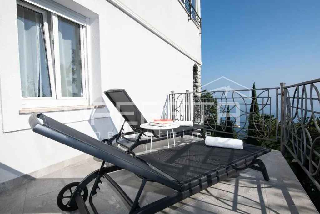 opatija – prostran stan s pogledom na more, 2. red od mora, 140 m² - slika 10