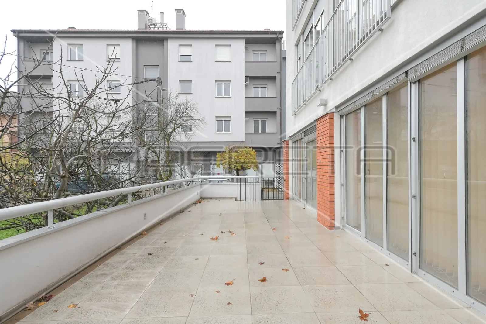 najam, ured, rudeš, majevička , 170m2 - slika 13