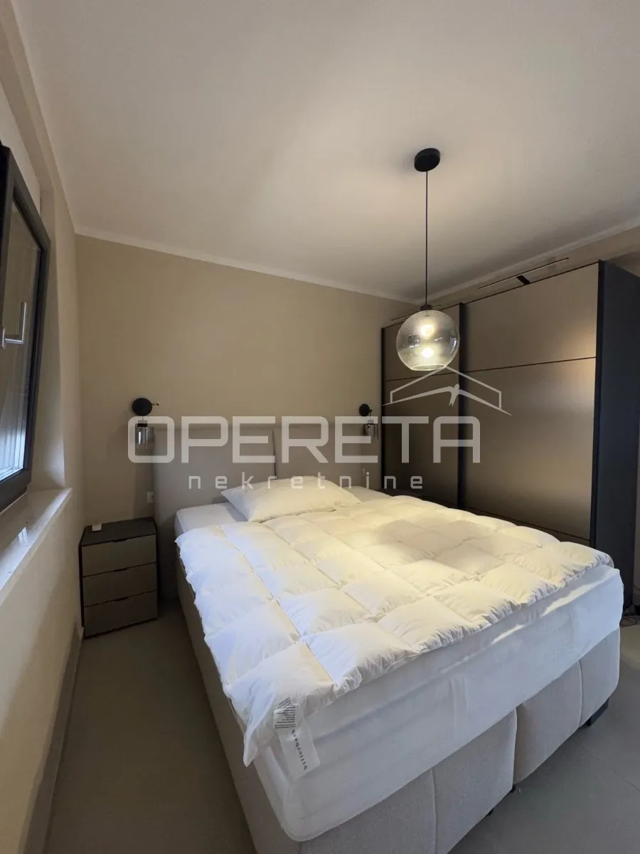 penthouse u okrugu gornjem s krovnom terasom i pogledom na more - slika 10